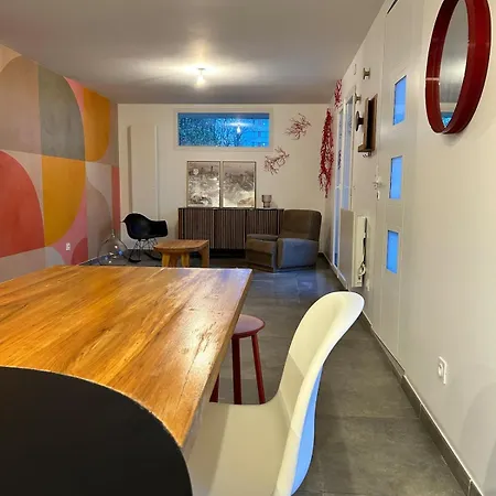 Apartment Refuge Face Au *