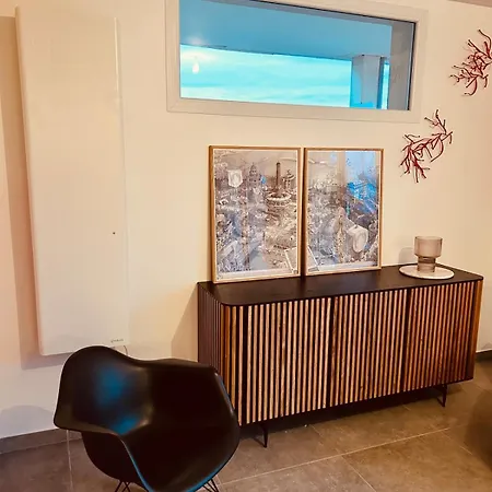 Apartment Refuge Face Au *